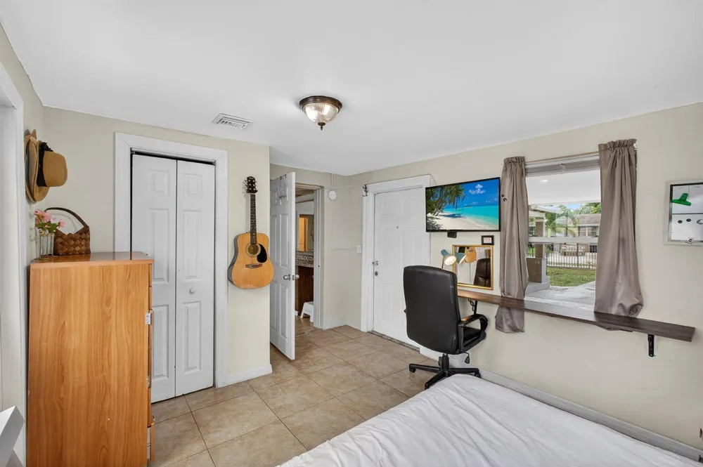 1136 W 7th Street Riviera Beach, FL 33404