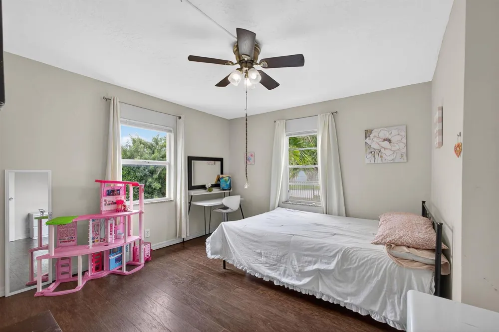 1136 W 7th Street Riviera Beach, FL 33404