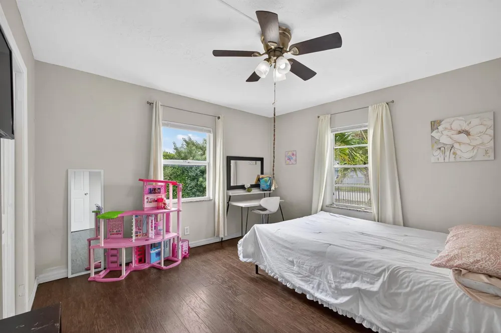 1136 W 7th Street Riviera Beach, FL 33404