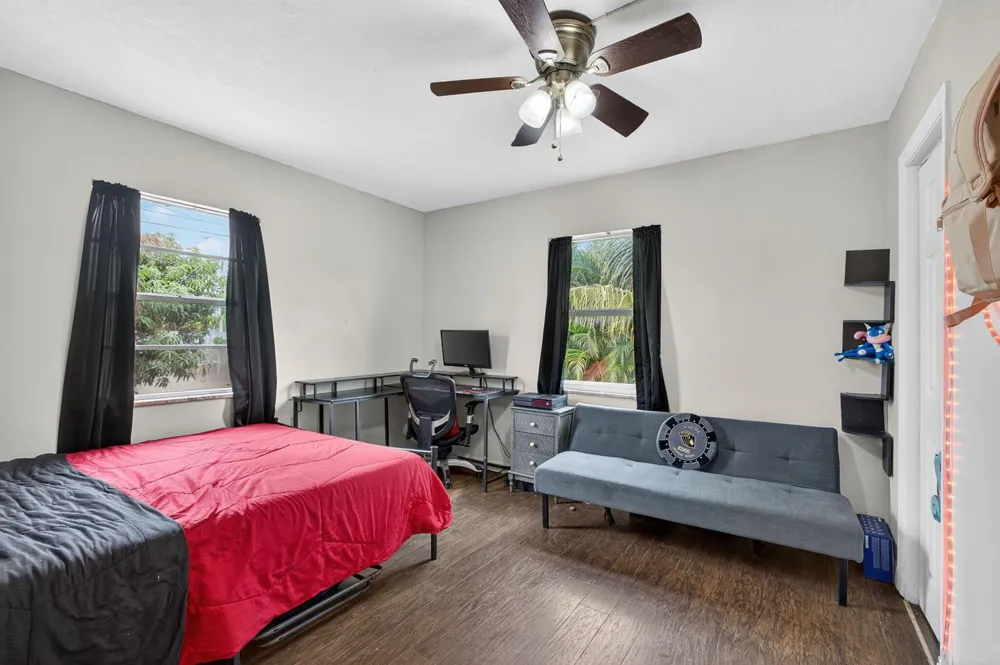 1136 W 7th Street Riviera Beach, FL 33404