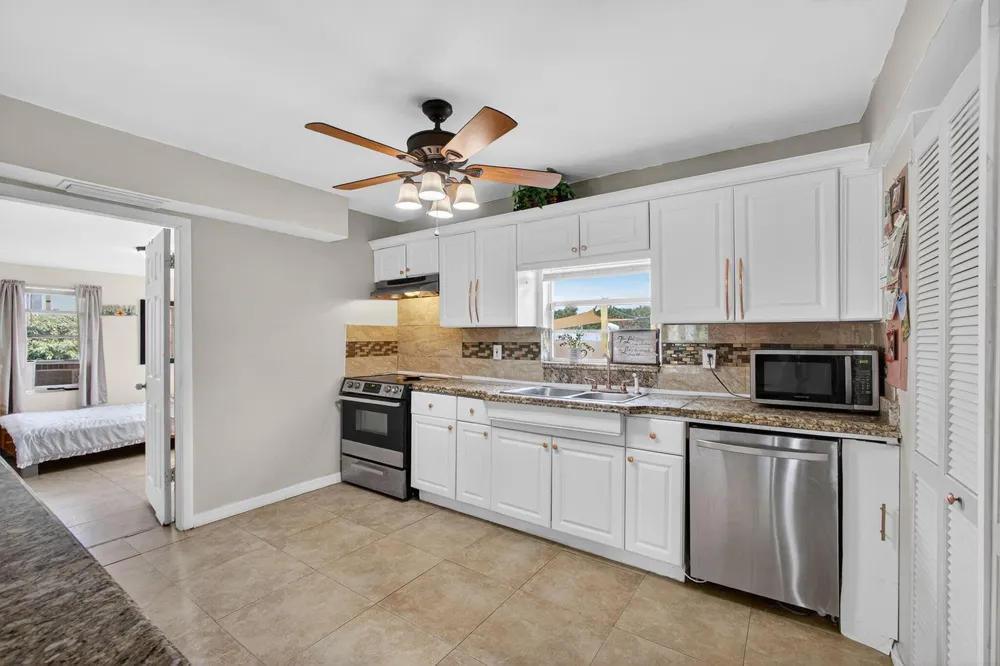 1136 W 7th Street Riviera Beach, FL 33404