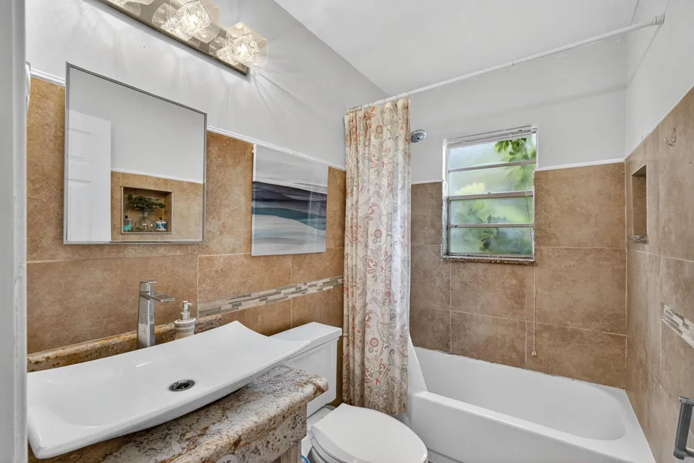 1136 W 7th Street Riviera Beach, FL 33404