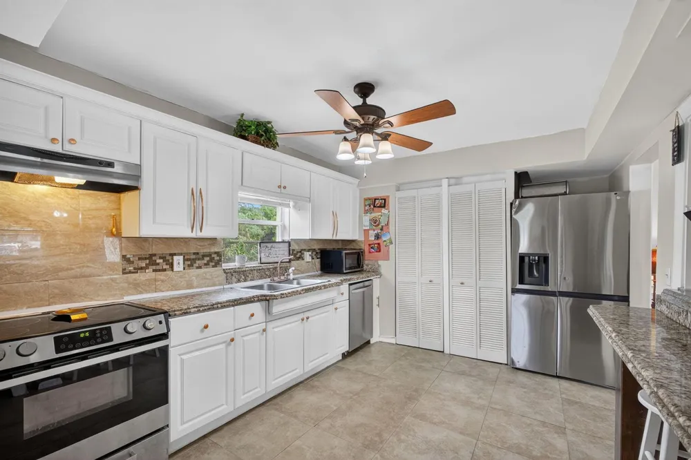 1136 W 7th Street Riviera Beach, FL 33404