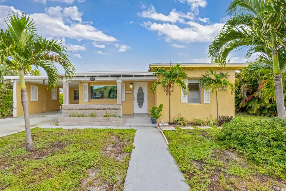 1136 W 7th Street Riviera Beach, FL 33404