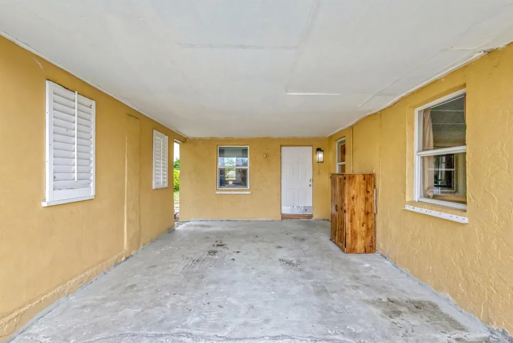 1136 W 7th Street Riviera Beach, FL 33404