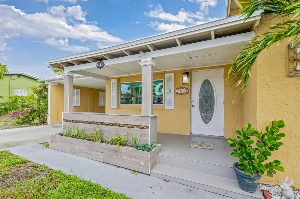 1136 W 7th Street Riviera Beach, FL 33404
