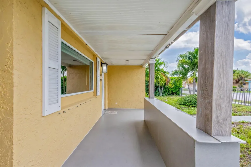 1136 W 7th Street Riviera Beach, FL 33404