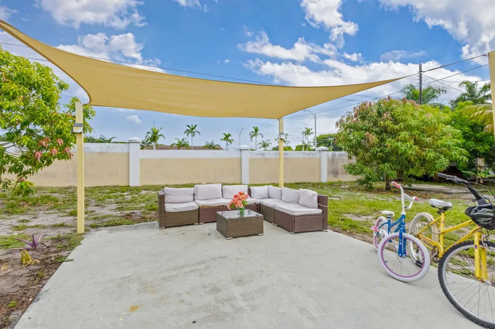 1136 W 7th Street Riviera Beach, FL 33404