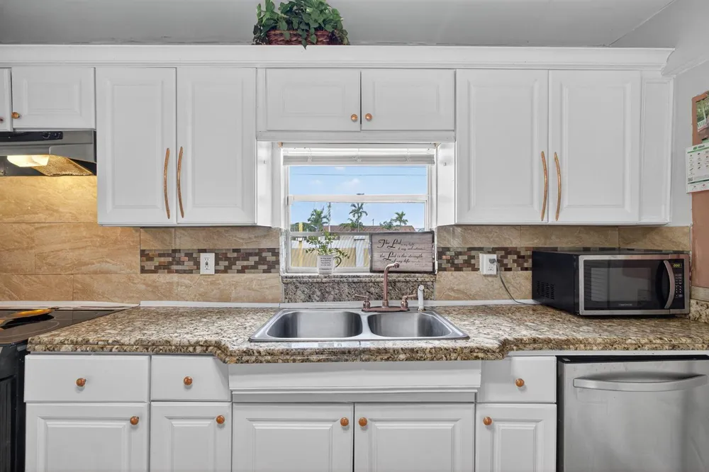 1136 W 7th Street Riviera Beach, FL 33404