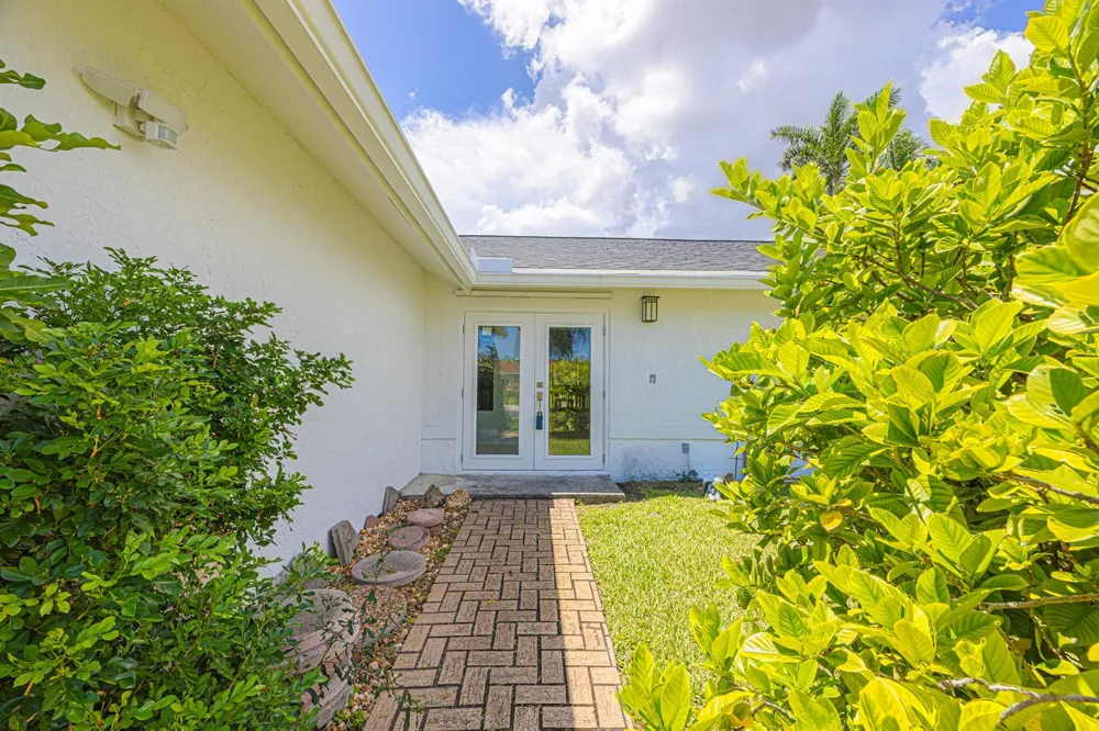 9453 Burlington Place Boca Raton, FL 33434
