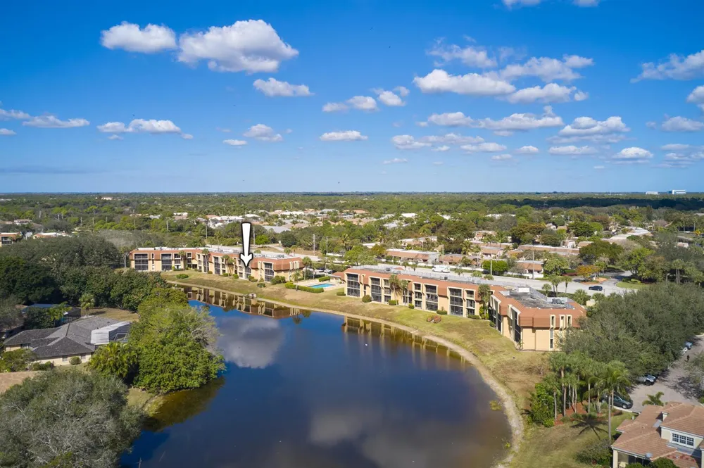 5250 Woodland Lakes Drive #130 Palm Beach Gardens, FL 33418