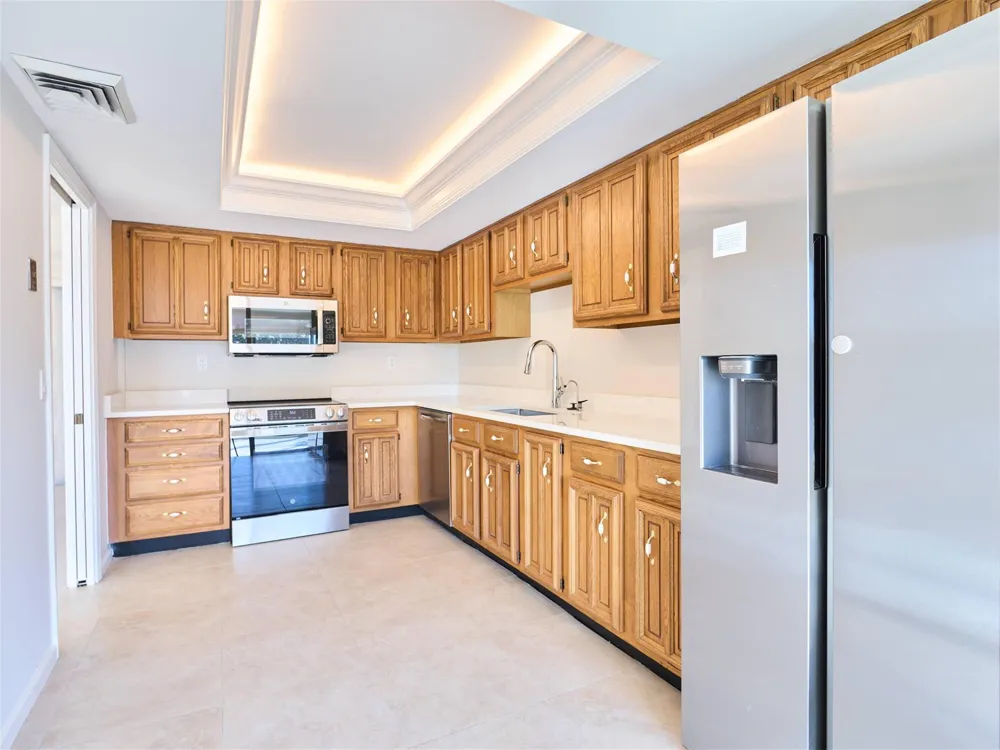 5250 Woodland Lakes Drive #130 Palm Beach Gardens, FL 33418