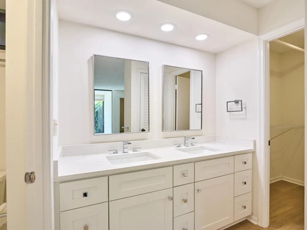 5250 Woodland Lakes Drive #130 Palm Beach Gardens, FL 33418