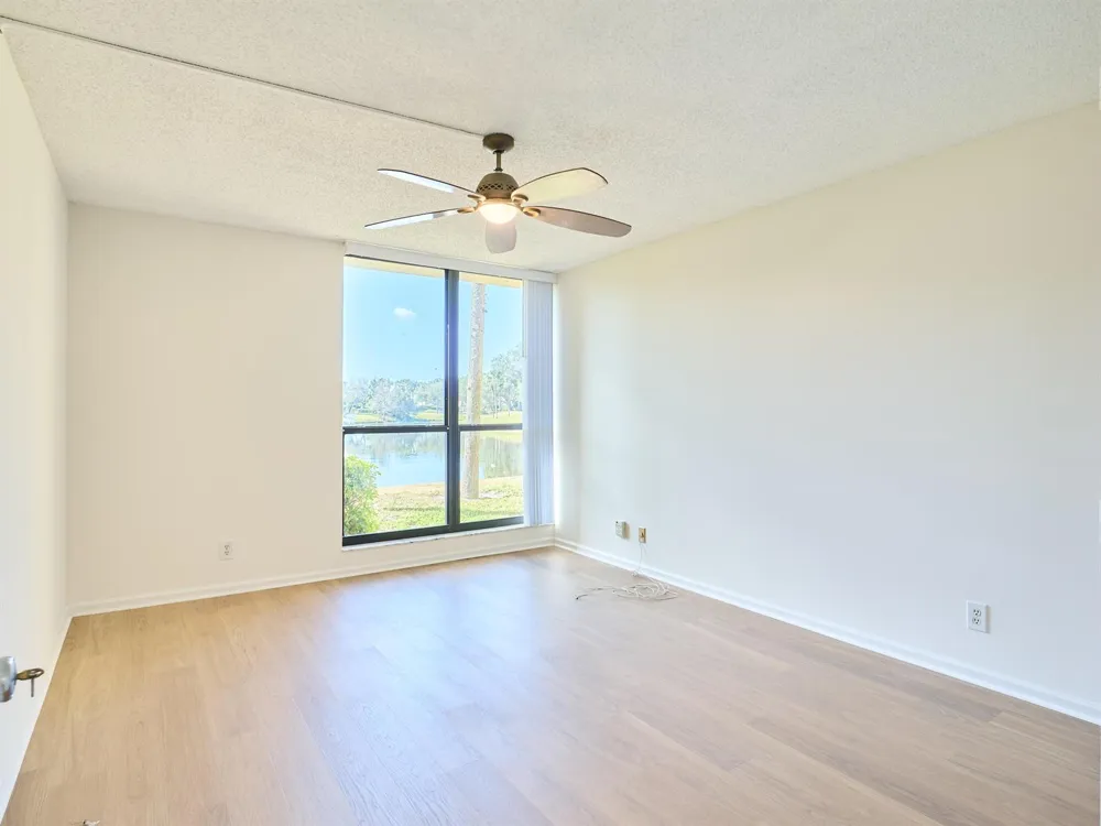 5250 Woodland Lakes Drive #130 Palm Beach Gardens, FL 33418