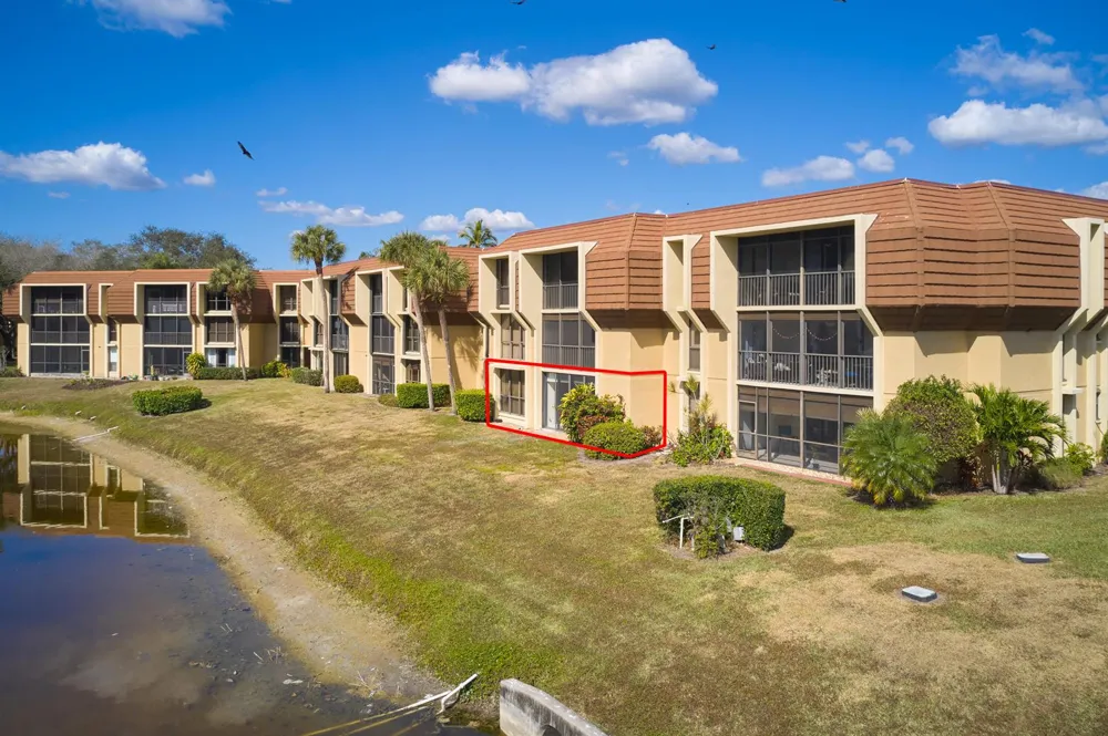 5250 Woodland Lakes Drive #130 Palm Beach Gardens, FL 33418