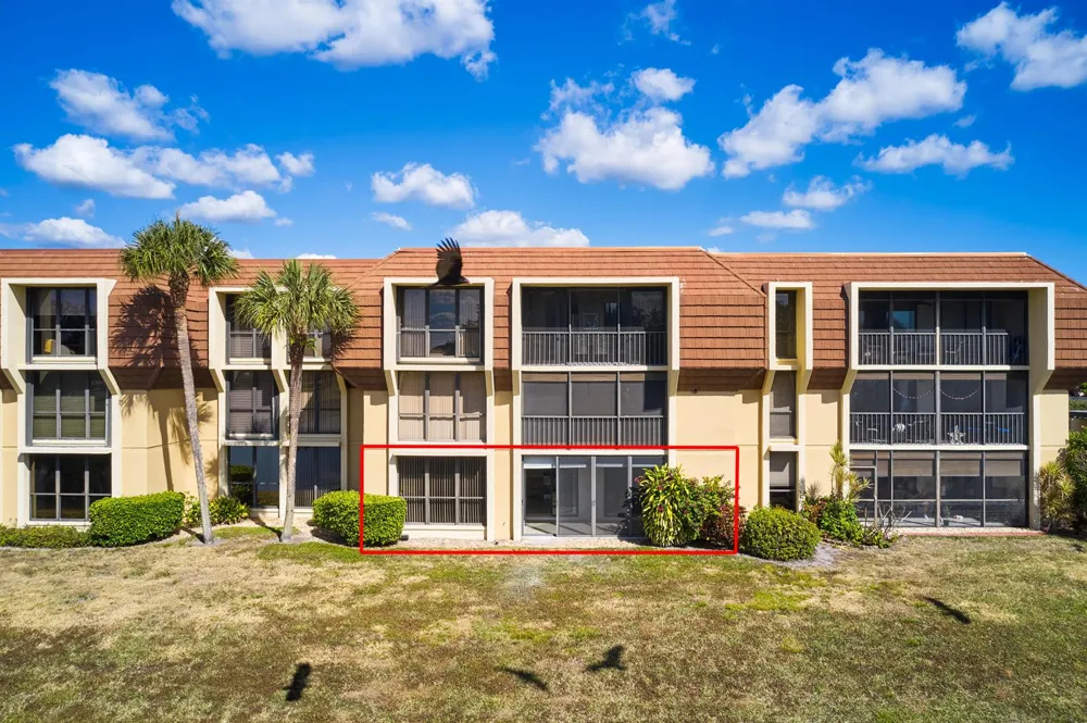 5250 Woodland Lakes Drive #130 Palm Beach Gardens, FL 33418