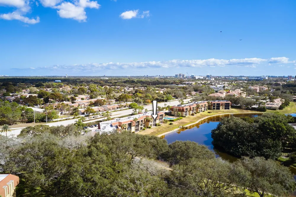 5250 Woodland Lakes Drive #130 Palm Beach Gardens, FL 33418