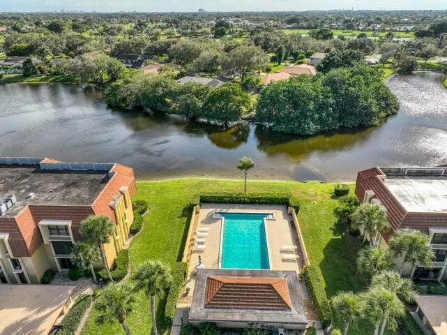 5250 Woodland Lakes Drive #130 Palm Beach Gardens, FL 33418