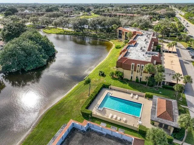 5250 Woodland Lakes Drive #130 Palm Beach Gardens, FL 33418