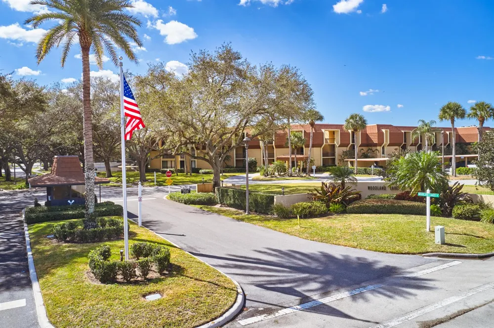 5250 Woodland Lakes Drive #130 Palm Beach Gardens, FL 33418