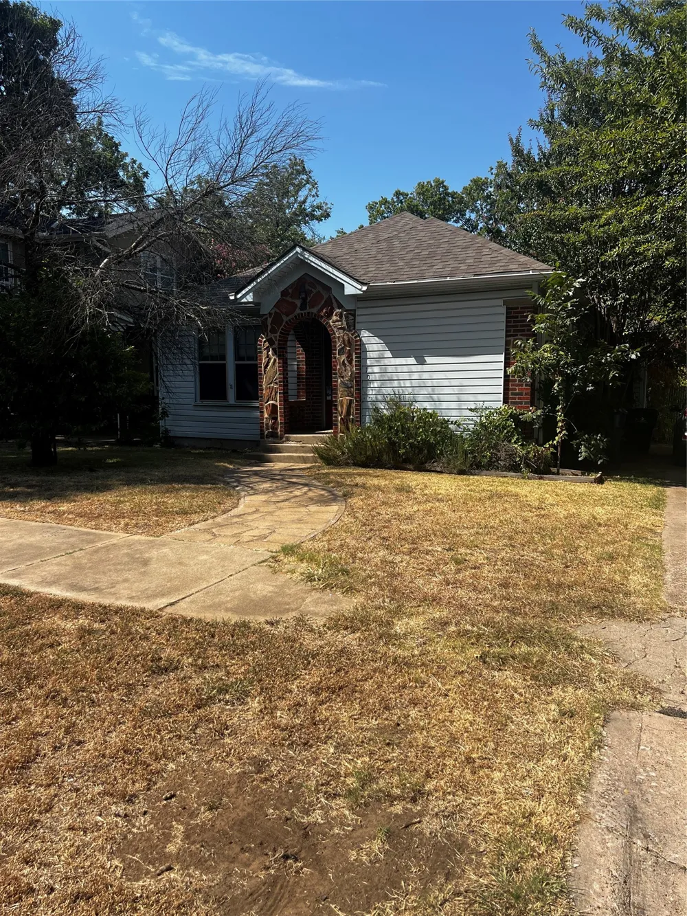 1011 W Walker Street Denison, TX 75020