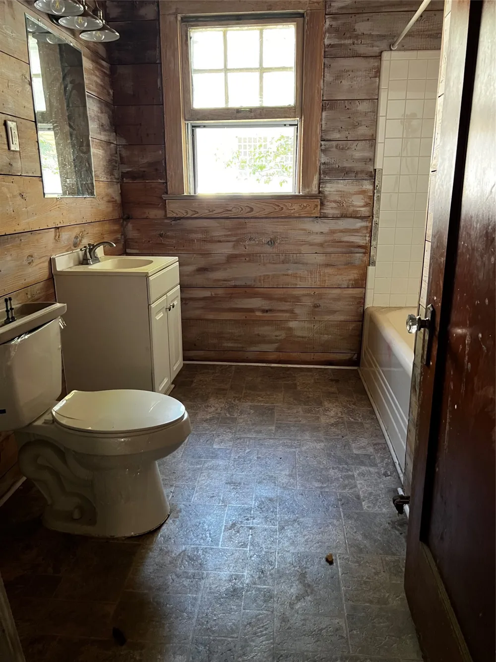 1011 W Walker Street Denison, TX 75020