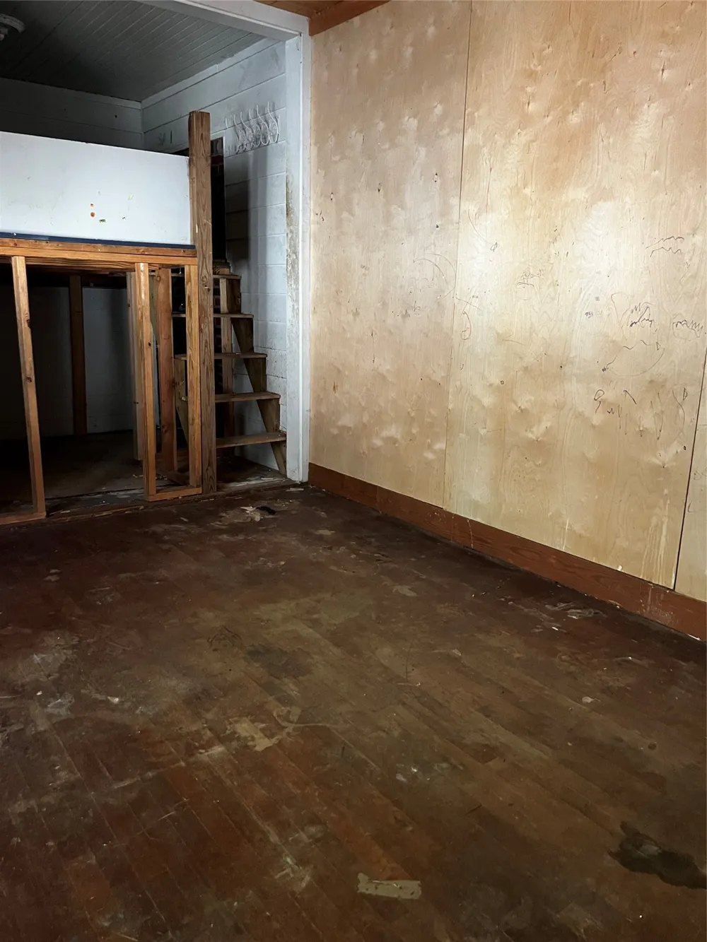 1011 W Walker Street Denison, TX 75020