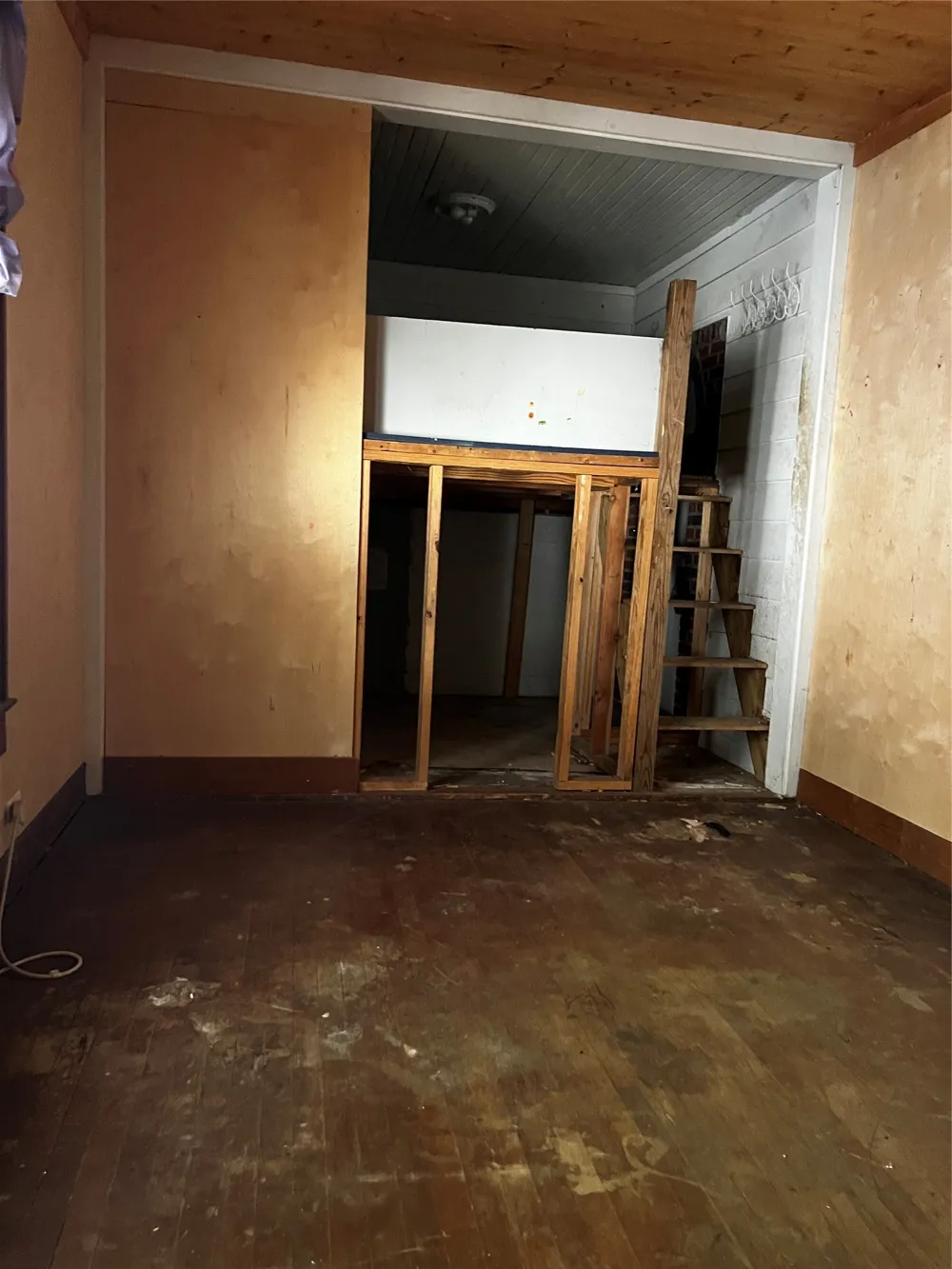 1011 W Walker Street Denison, TX 75020