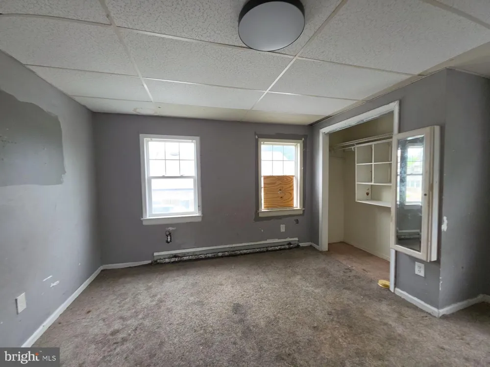 628 MAIN Leesburg, NJ 08327
