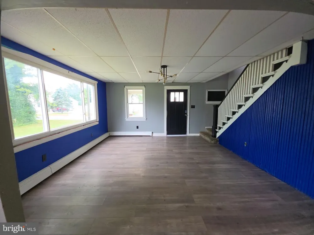 628 MAIN Leesburg, NJ 08327