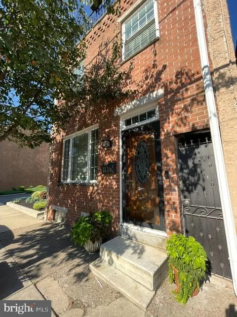 1136 LEOPARD STREET Philadelphia, PA 19123
