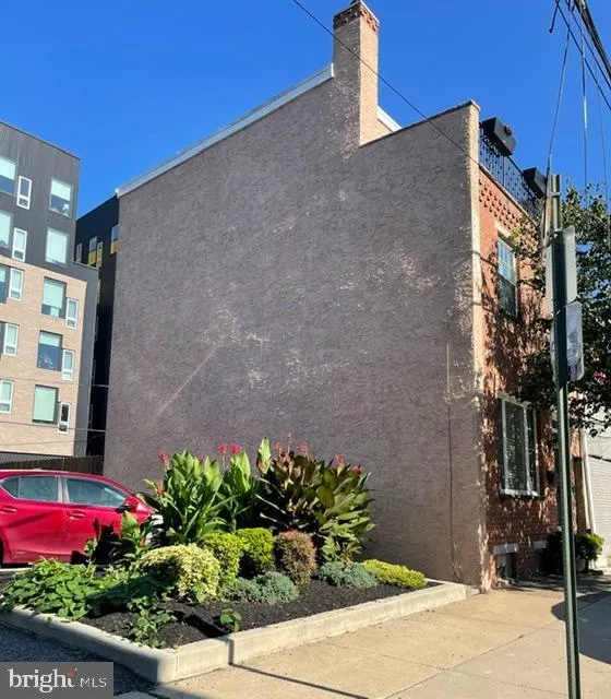 1136 LEOPARD STREET Philadelphia, PA 19123
