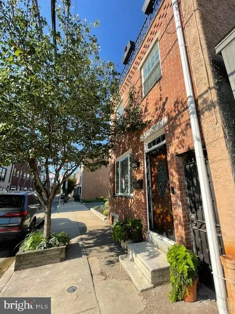 1136 LEOPARD STREET Philadelphia, PA 19123