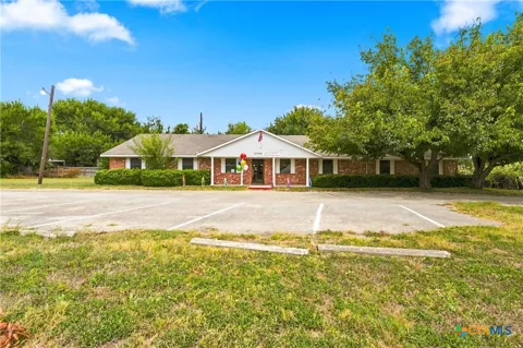 2202 Saulsbury Drive