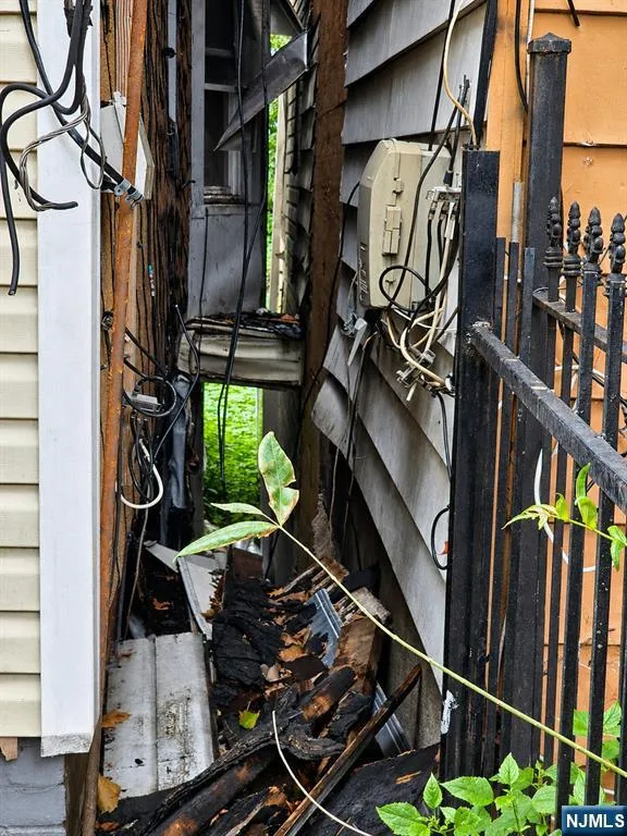 92 Garside Street Newark, NJ 07104