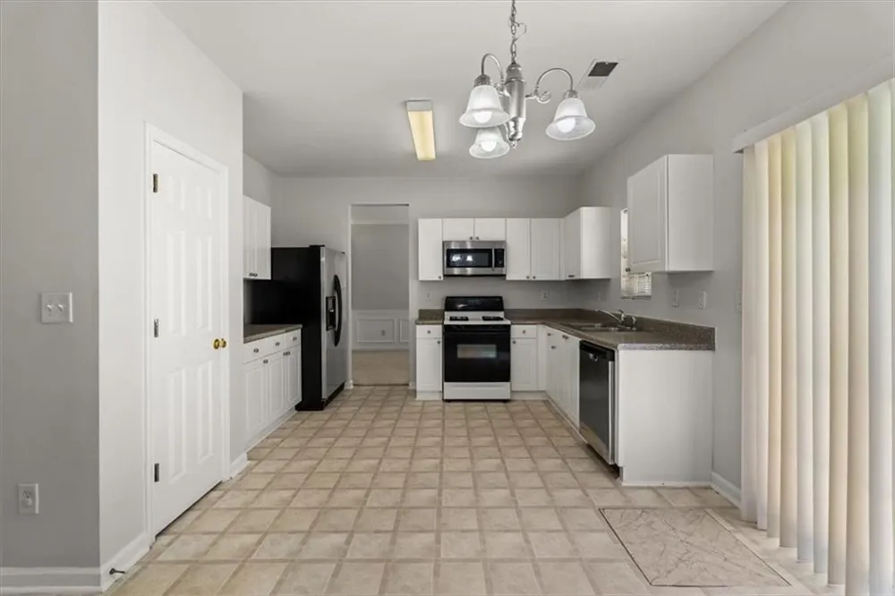 7648 Cozy Lane South Fulton, GA 30213
