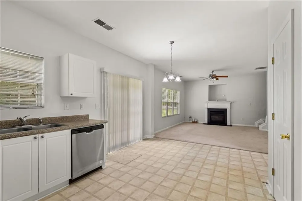 7648 Cozy Lane South Fulton, GA 30213
