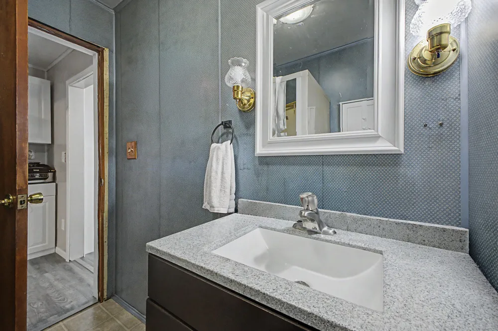 7676 Southmoor Drive Monroe, MI 48161