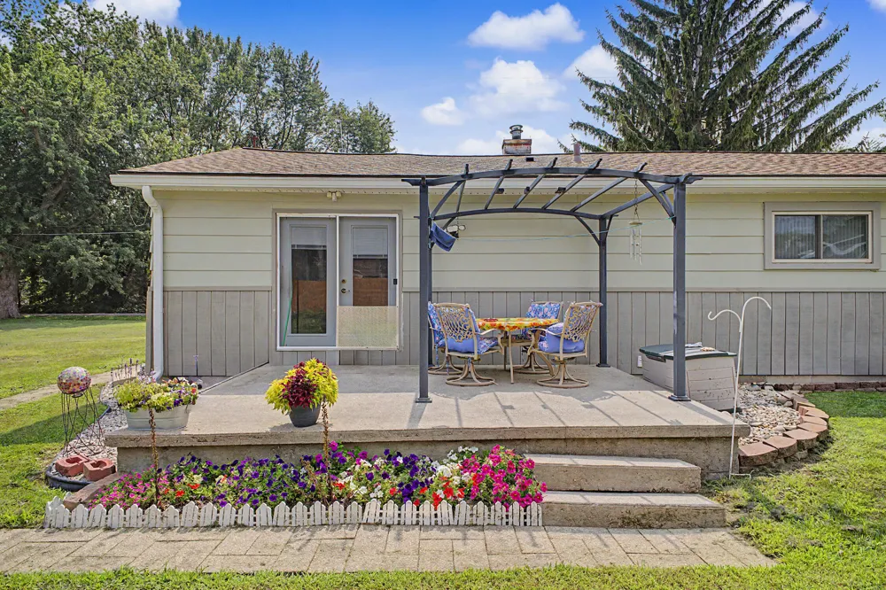 7676 Southmoor Drive Monroe, MI 48161