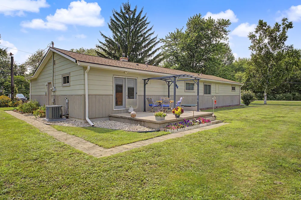 7676 Southmoor Drive Monroe, MI 48161