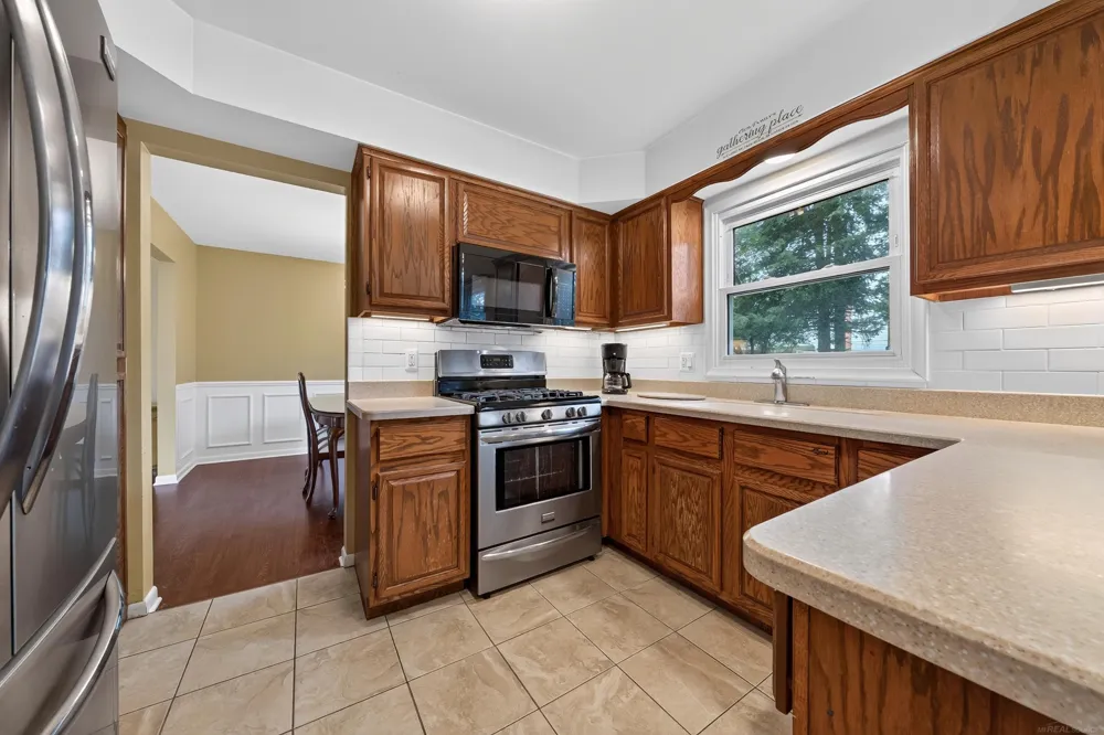 5417 Fieldcrest Drive Utica City, MI 48316