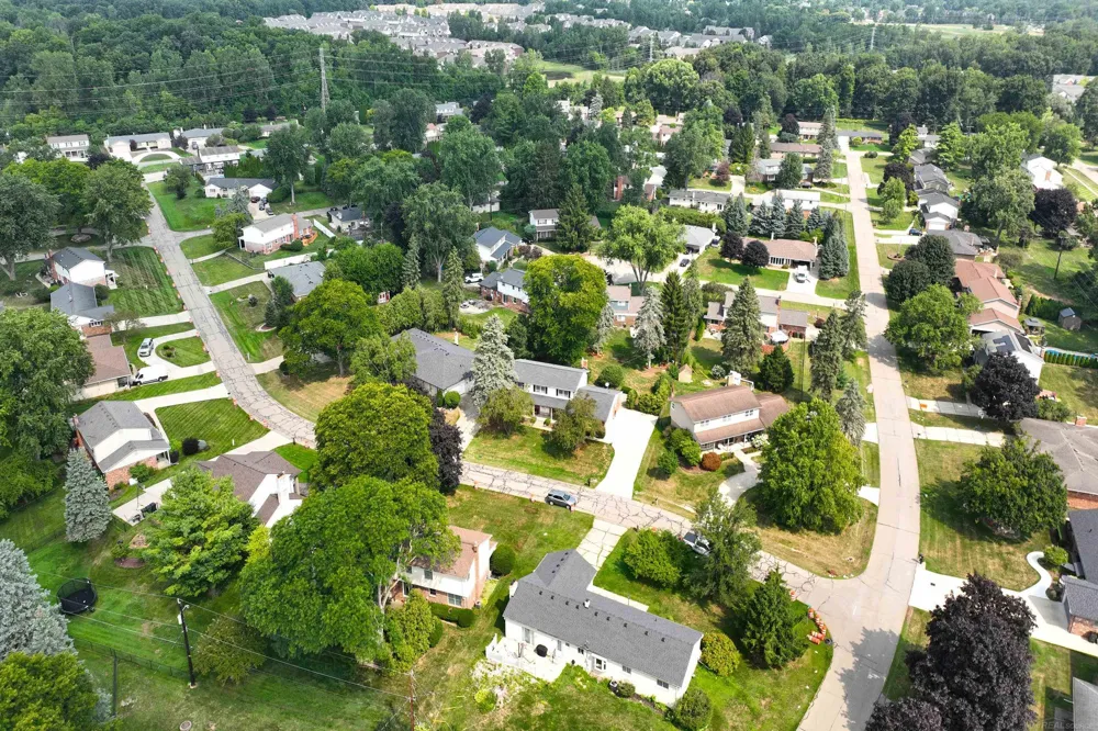 5417 Fieldcrest Drive Utica City, MI 48316