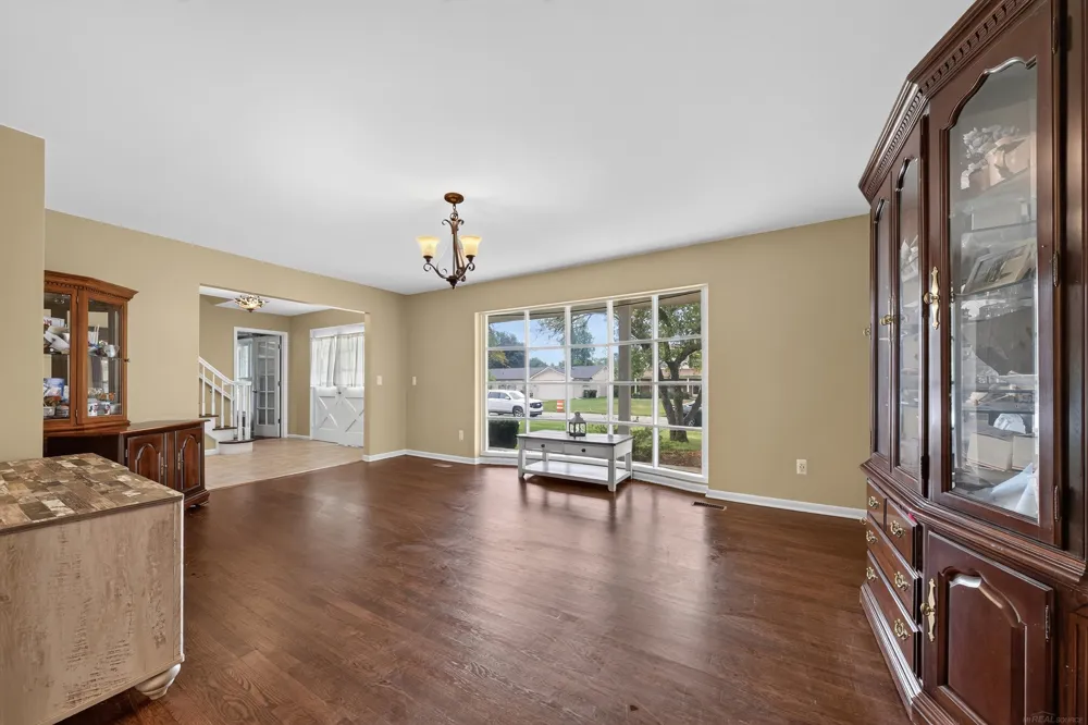 5417 Fieldcrest Drive Utica City, MI 48316