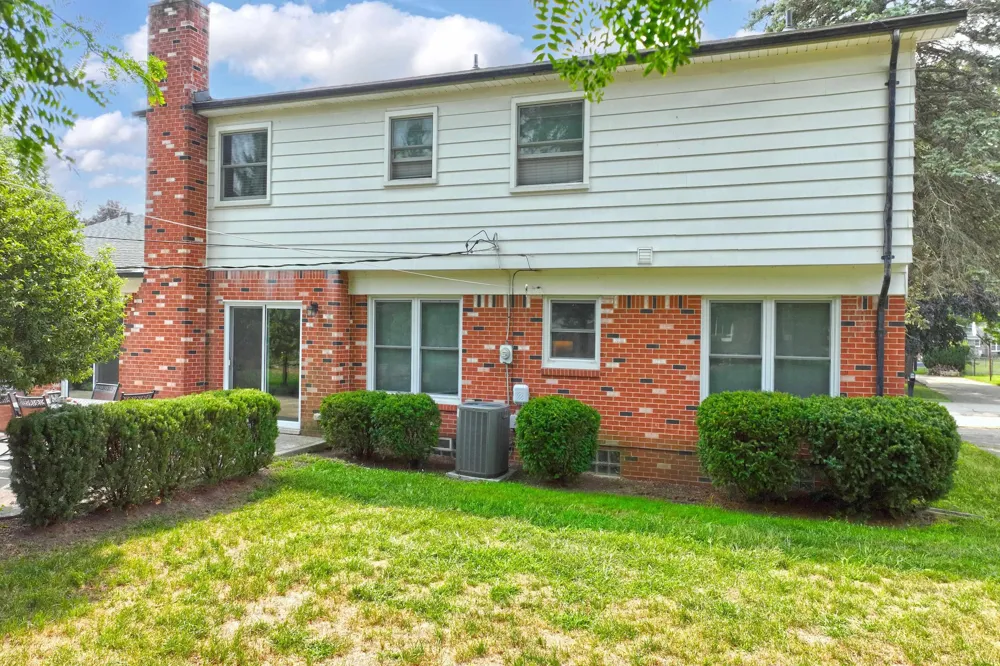 5417 Fieldcrest Drive Utica City, MI 48316