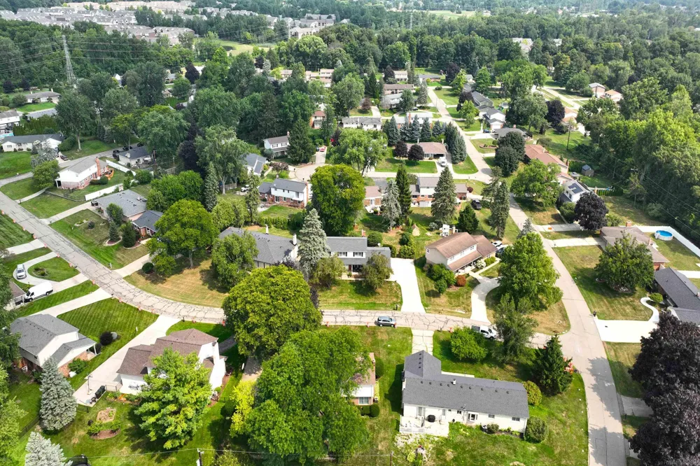 5417 Fieldcrest Drive Utica City, MI 48316
