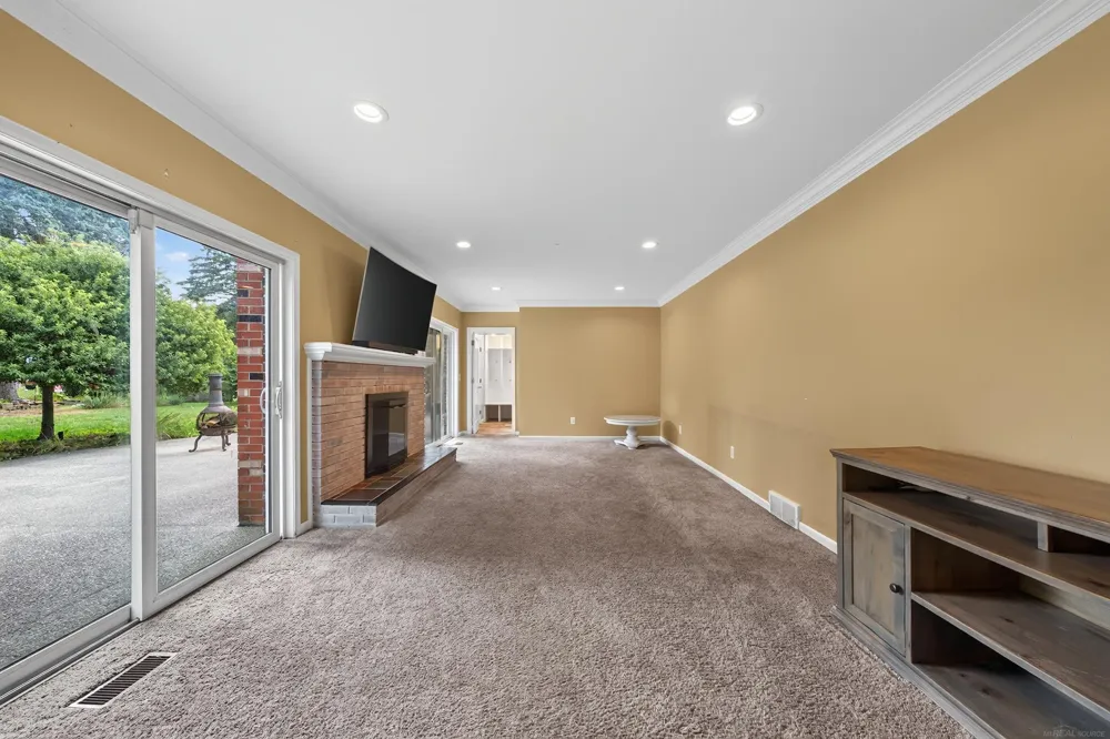 5417 Fieldcrest Drive Utica City, MI 48316