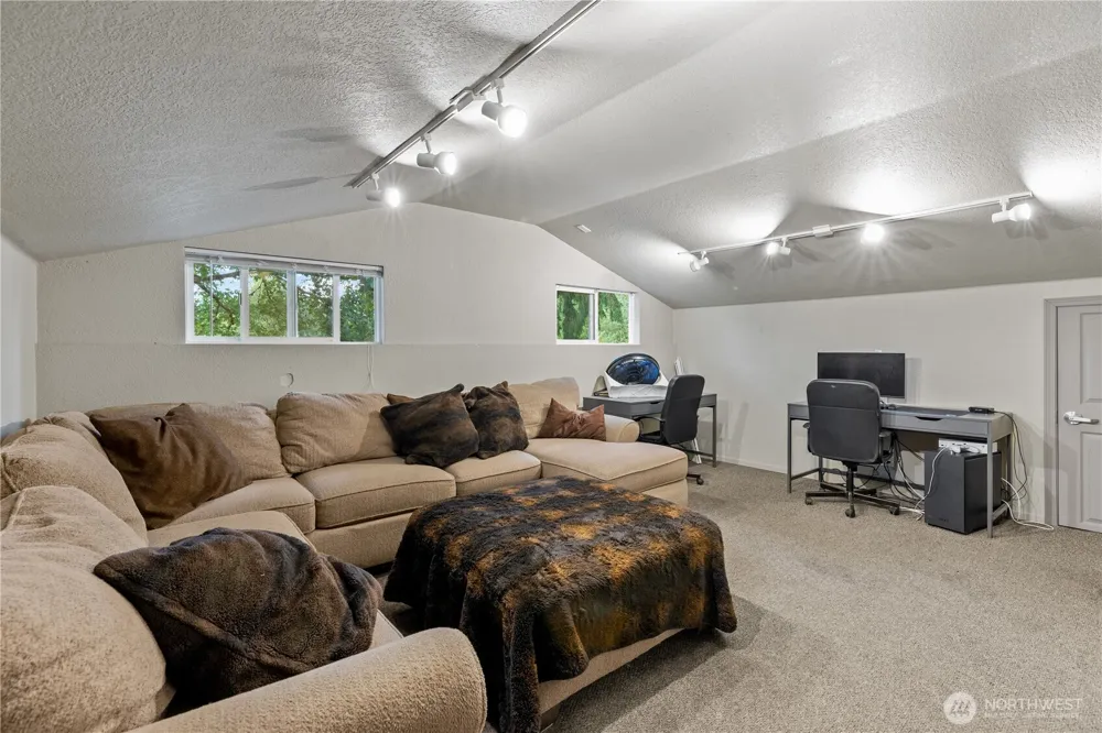 109 Bond Drive Castle Rock, WA 98611