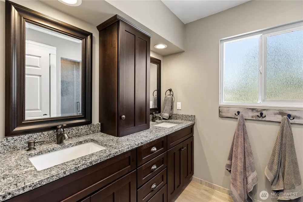 109 Bond Drive Castle Rock, WA 98611
