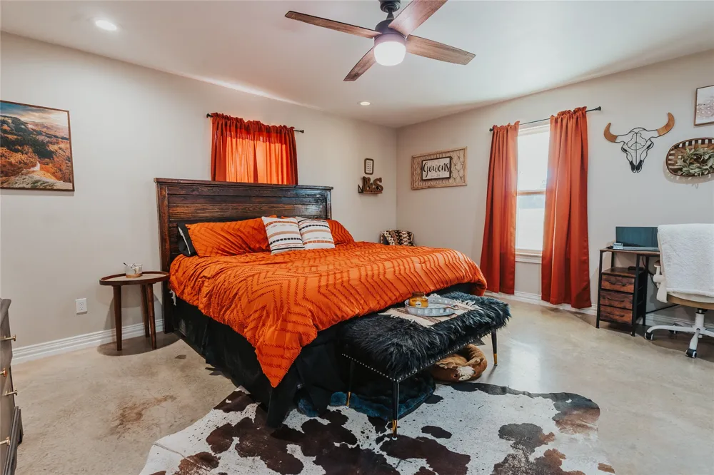 254 Hcr 1450 Covington, TX 76636