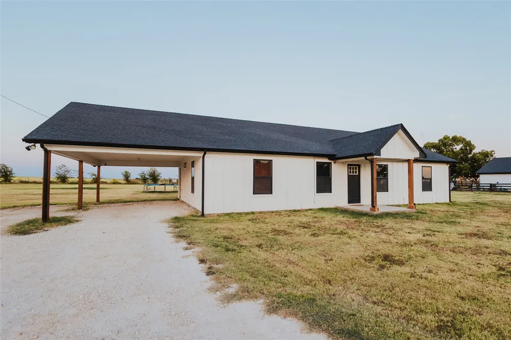 254 Hcr 1450 Covington, TX 76636